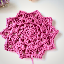 Load image into Gallery viewer, Star mini lacy doily
