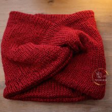 Load image into Gallery viewer, twisted chunky scarf
