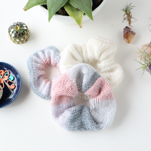 Load image into Gallery viewer, knitted scrunchie - 3 in 1 pattern
