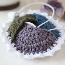 Load image into Gallery viewer, Half doily earphone pouch
