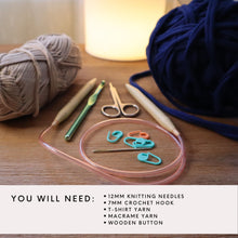 Load image into Gallery viewer, T-shirt yarn handbag with button

